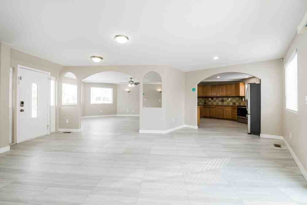 6504 E Asbury Ave - Photo 7 of 20