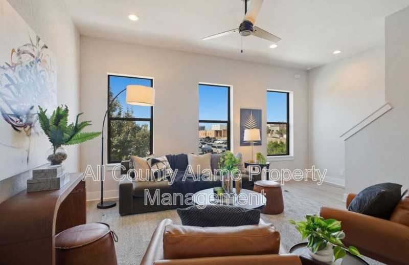 7930 Kennedy Hl - Photo 6 of 33