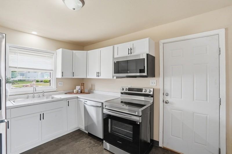 3311 W Rapid St - Photo 2 of 16