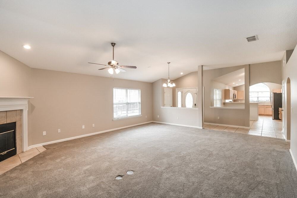 6065 Winding Bridge Dr - Photo 6 of 19