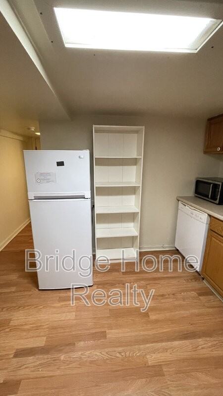 3141 Beechwood Blvd #3 - Photo 4 of 14