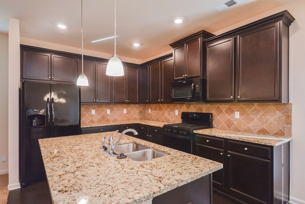 313 Emporia Loop - Photo 7 of 17