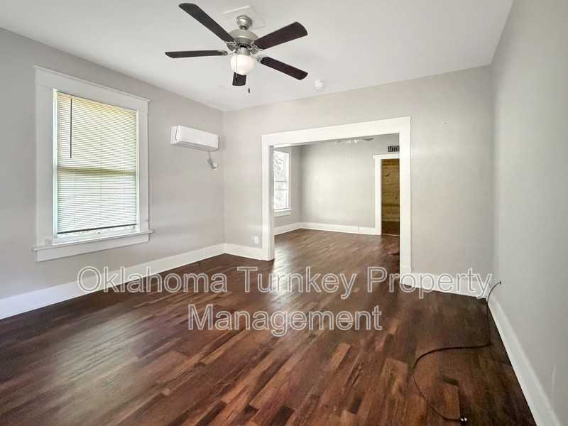 118 N Taft Ave - Photo 3 of 16