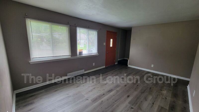 8720 Marcella Ave - Photo 2 of 15