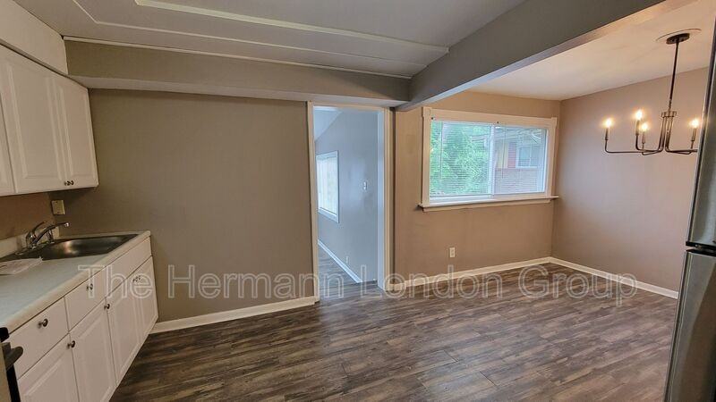 8720 Marcella Ave - Photo 3 of 15