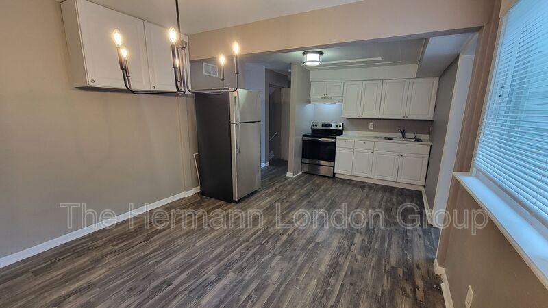 8720 Marcella Ave - Photo 4 of 15
