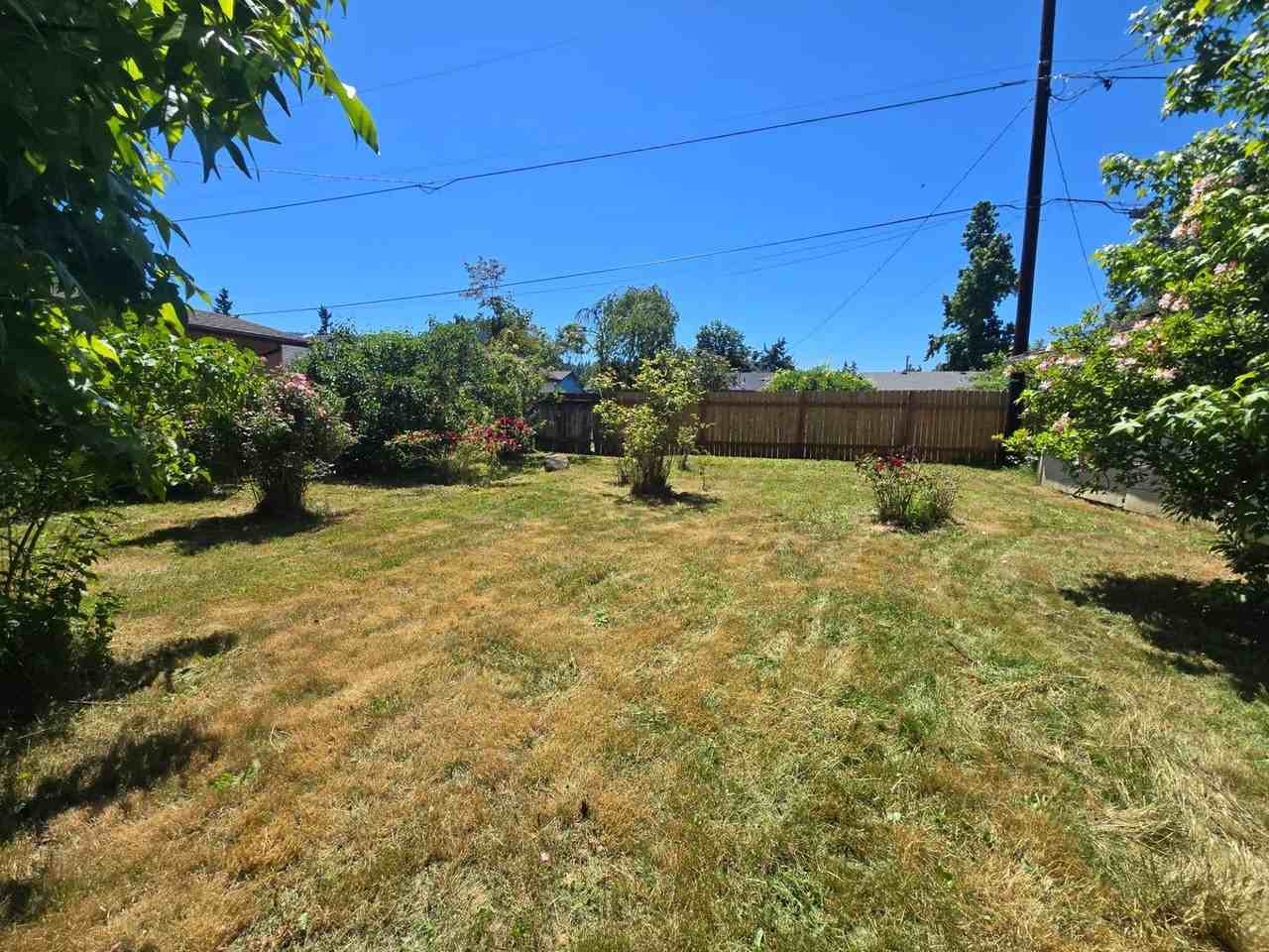 5869 G St - Photo 4 of 22