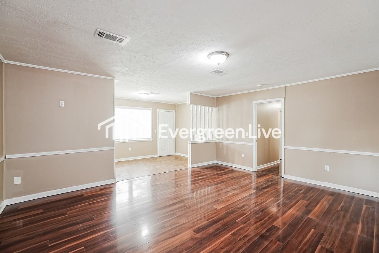 513 Sycamore Cir - Photo 4 of 15