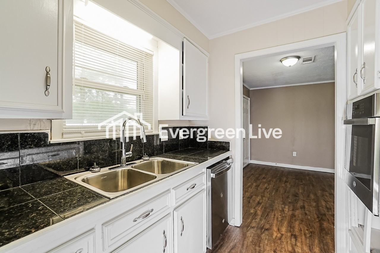 513 Sycamore Cir - Photo 5 of 15