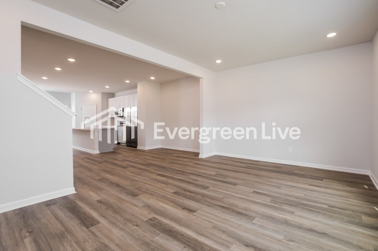 1016 Postmaster Lane - Photo 3 of 15