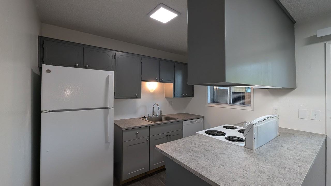 Windsor Court Apartments - Photo 4 of 32