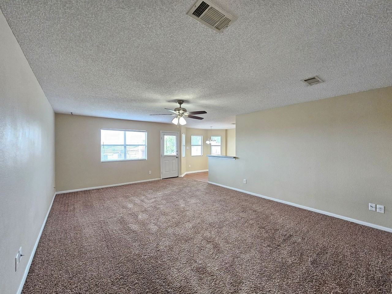 4306 Secretariat Dr - Photo 4 of 18