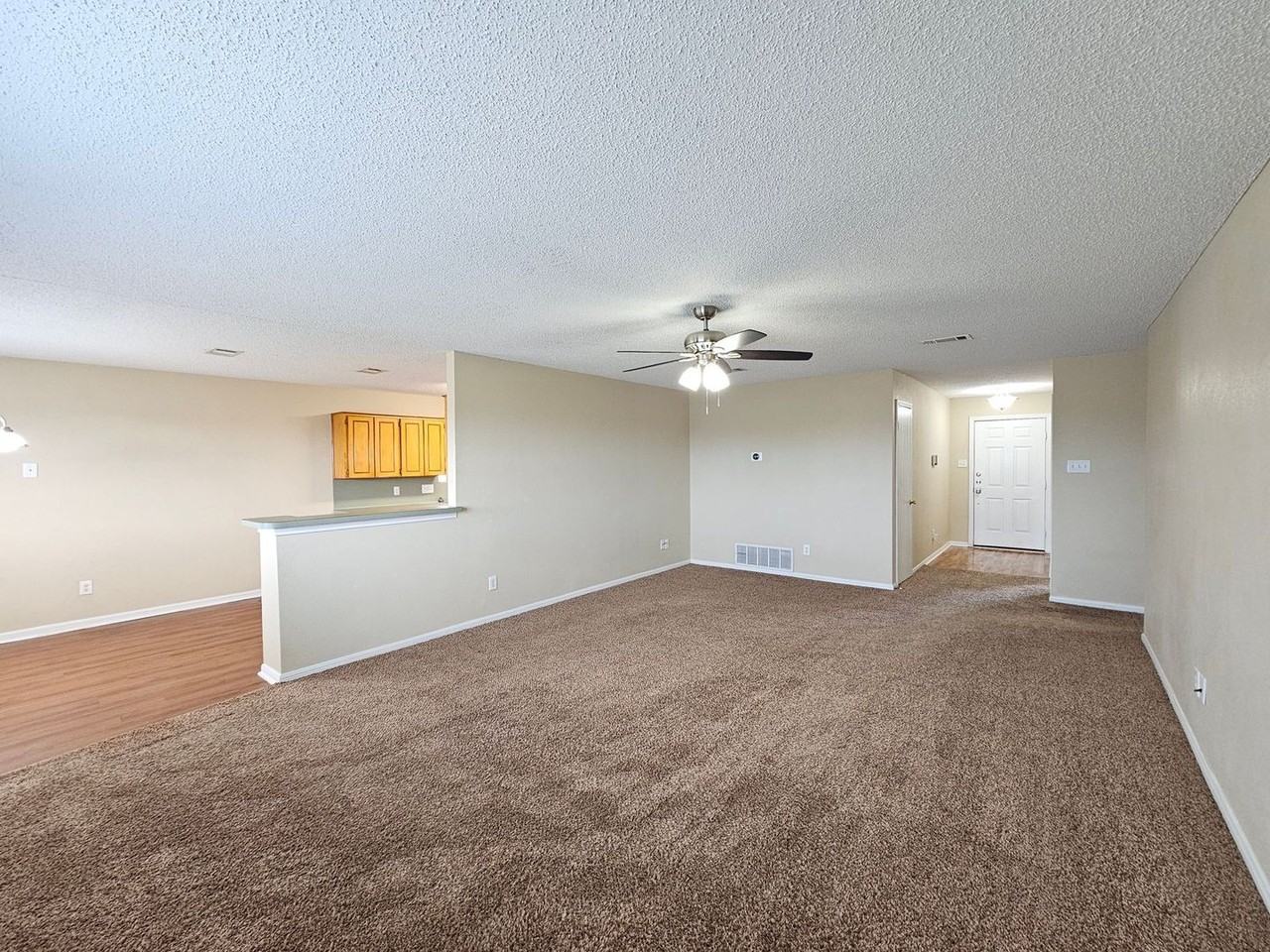 4306 Secretariat Dr - Photo 5 of 18