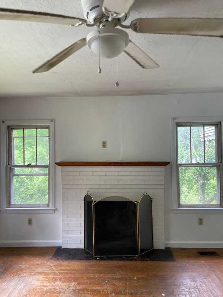 1012 Aspen Rd - Photo 5 of 8