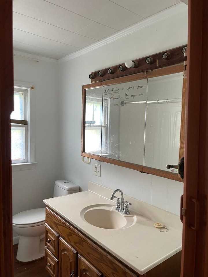 1012 Aspen Rd - Photo 6 of 8