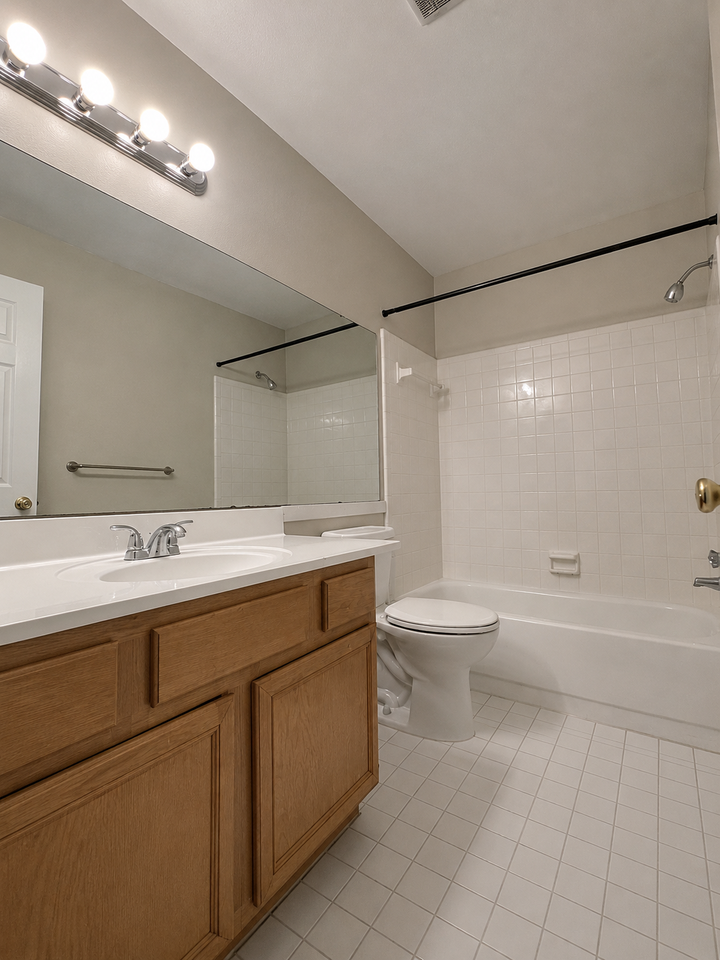 25936 Franklin Pointe Dr - MI - Photo 5 of 10