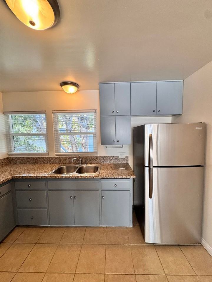 5201 E Anaheim Rd. - Photo 5 of 12
