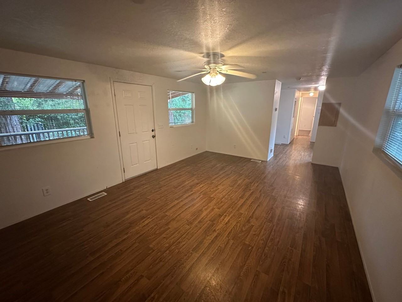3959 Cartwright St - Photo 4 of 27