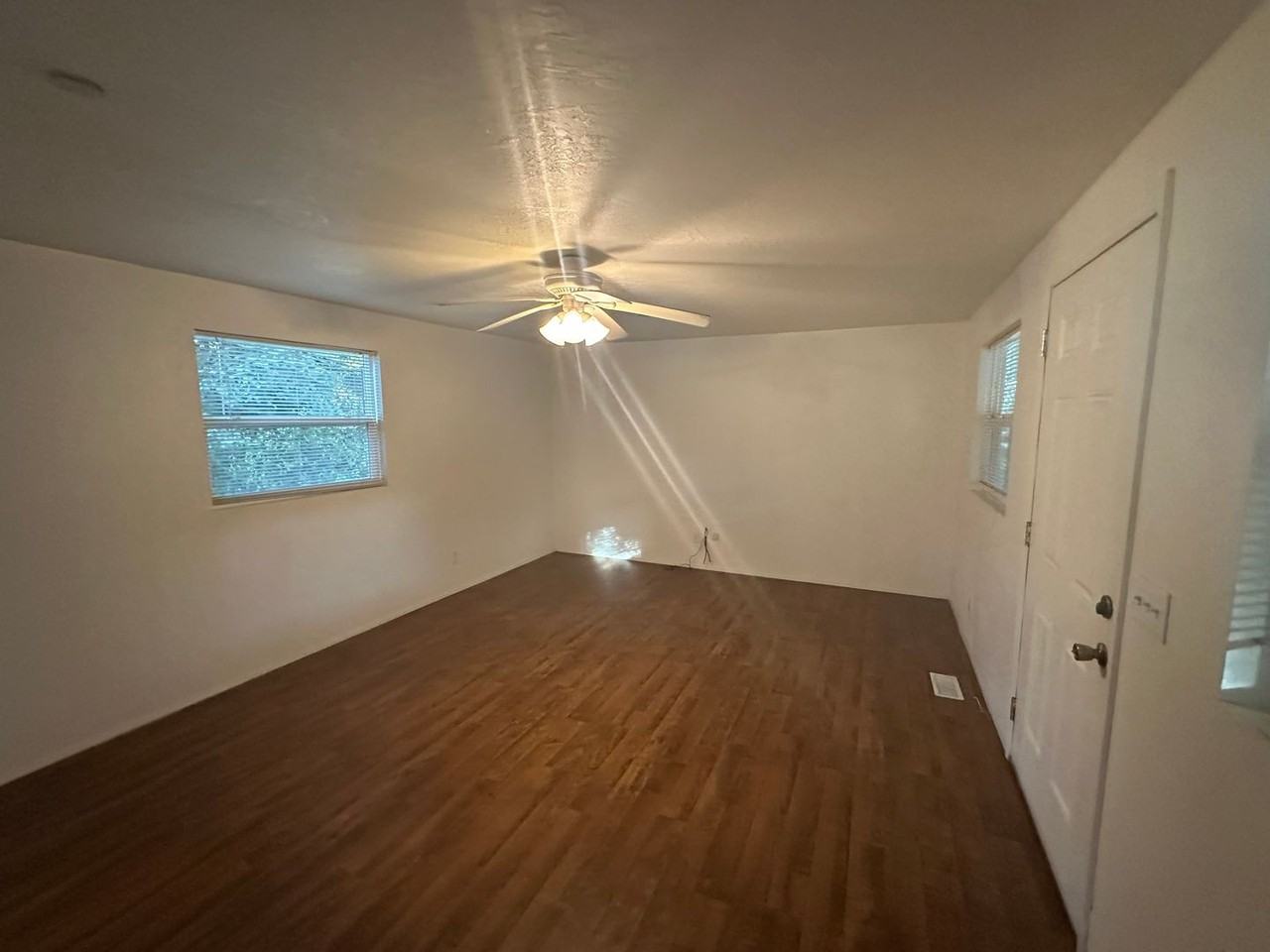 3959 Cartwright St - Photo 5 of 27