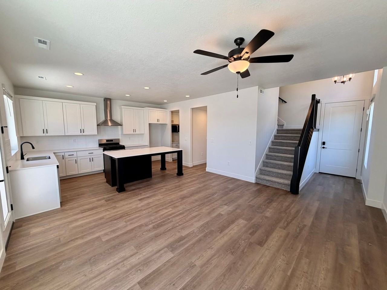 2715 2715 W 2775 N, #144 - Photo 3 of 18