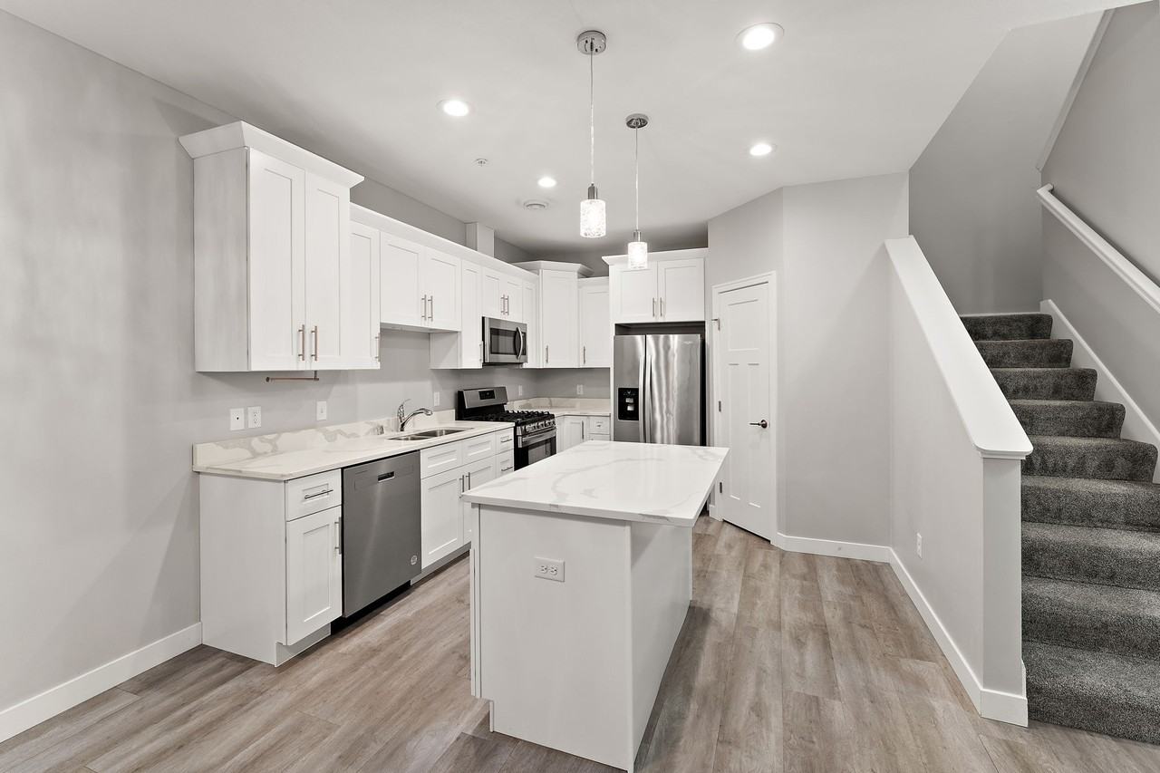 Stone Haven Townhomes - Photo 4 of 39