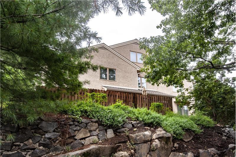 42 Greythorne Woods Cir - Photo 3 of 28