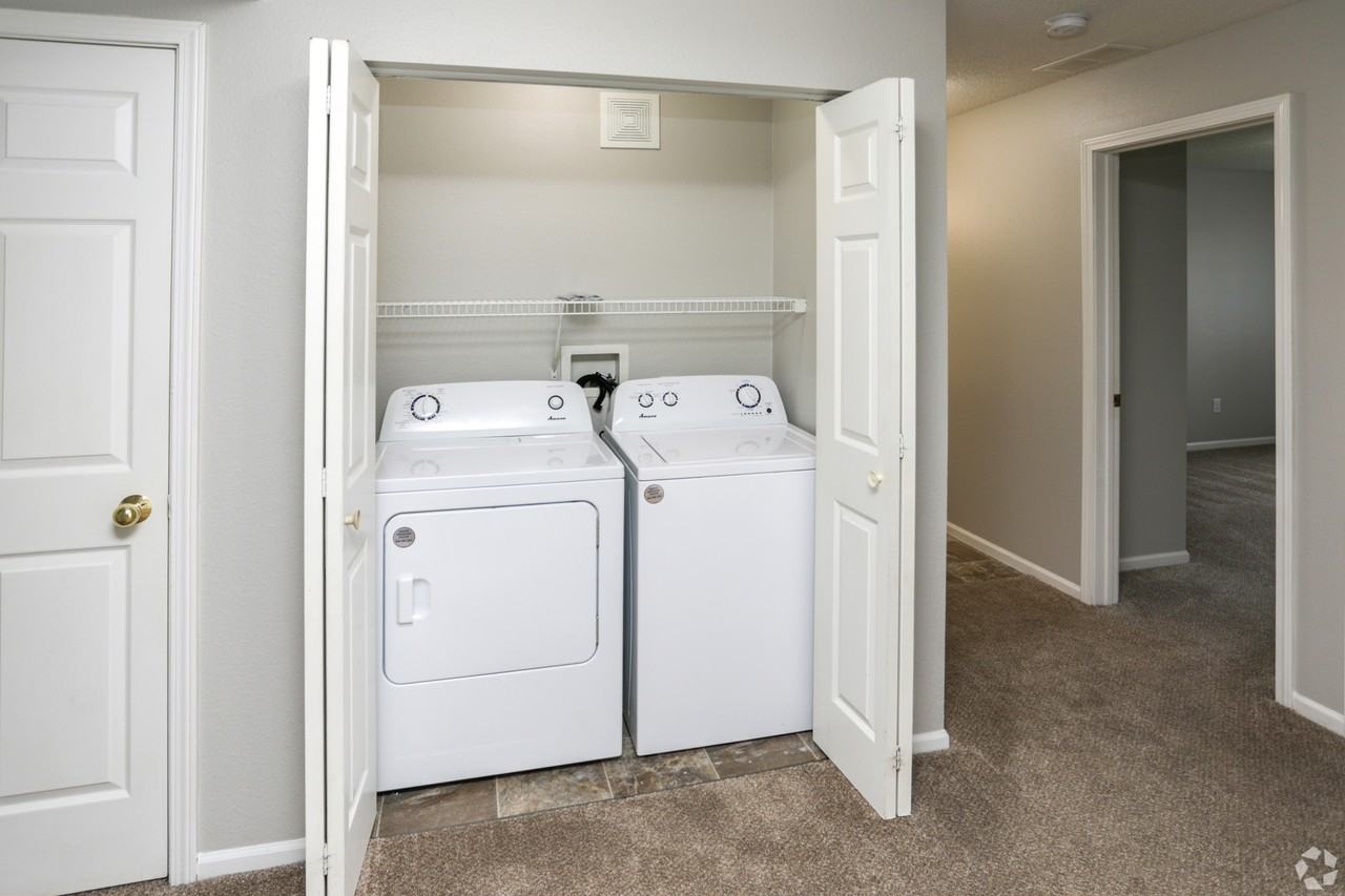 Georgetown Townhomes - Photo 6 of 36