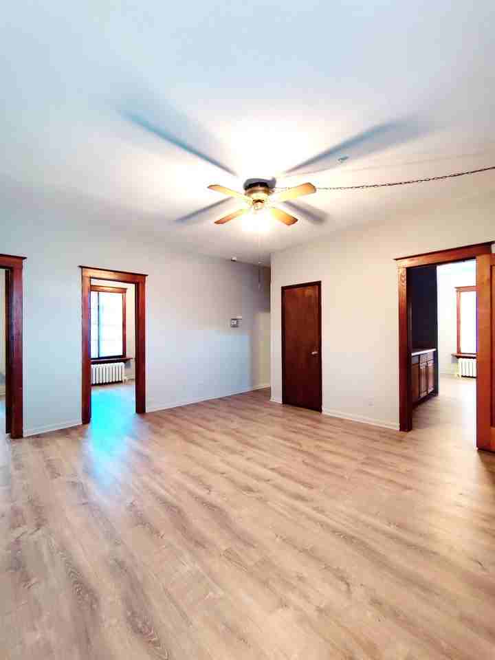 975 / 310 N. Elm St. Waterman - Photo 2 of 15
