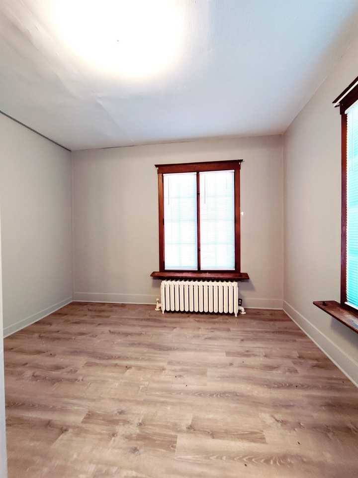 975 / 310 N. Elm St. Waterman - Photo 6 of 15
