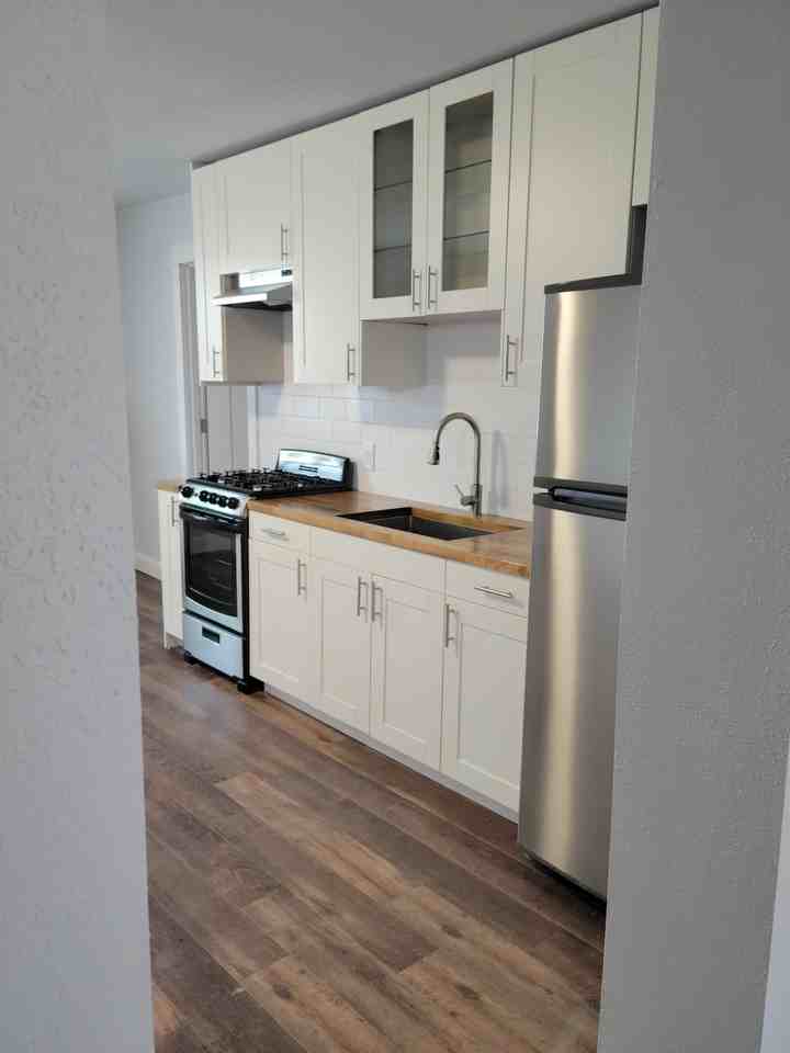 205 Oskaloosa Street - Photo 7 of 11