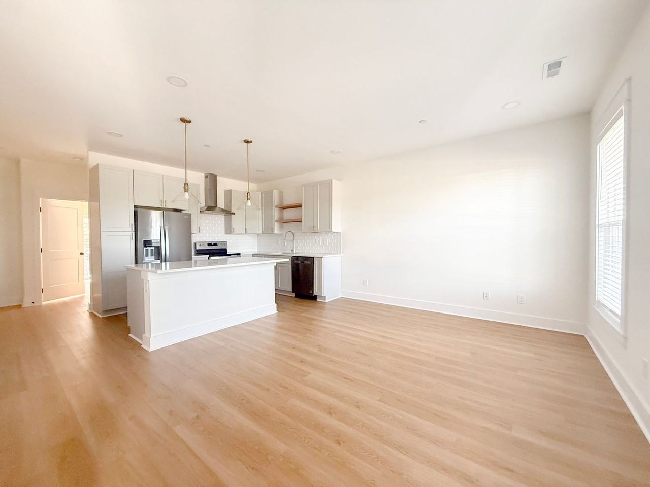 1333 Belfair St - Photo 2 of 35