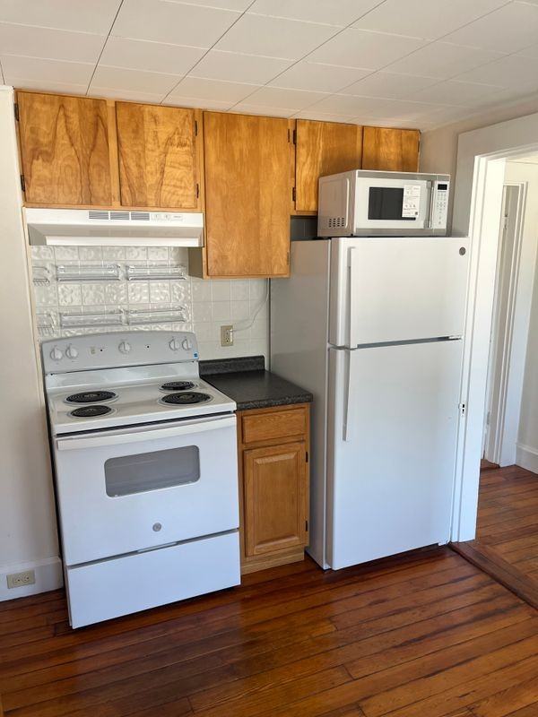 281 Main St - Photo 3 of 9