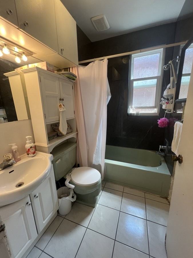 214 Montrose Avenue #1 - Photo 7 of 17
