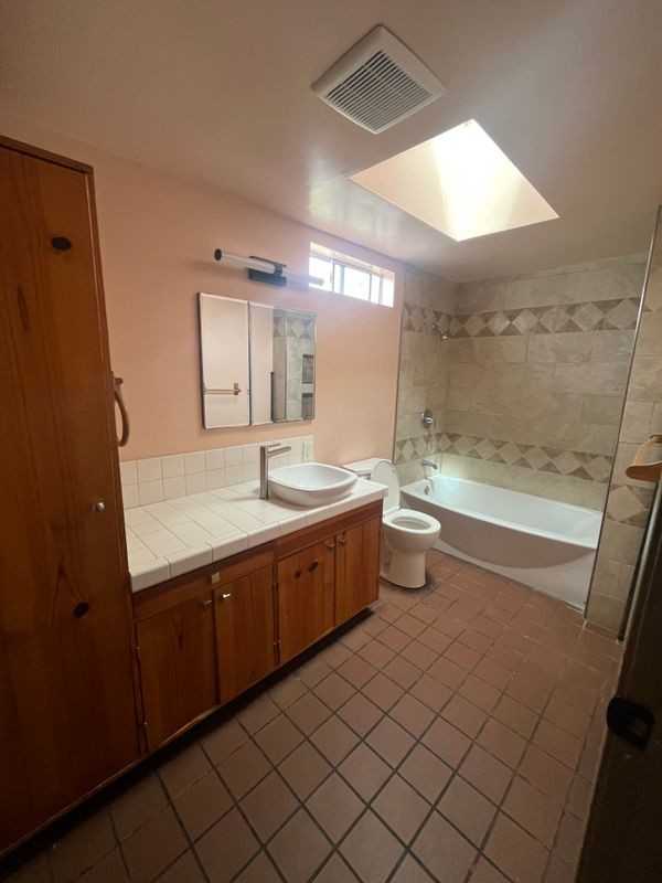 728 Glenoaks Blvd - Photo 2 of 9