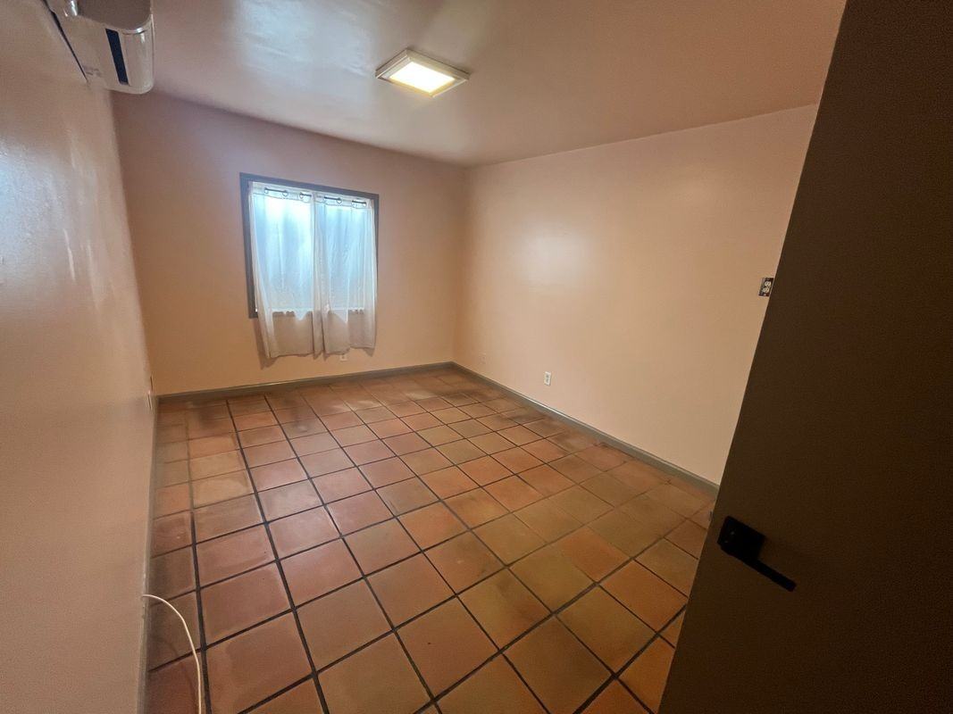 728 Glenoaks Blvd - Photo 3 of 9