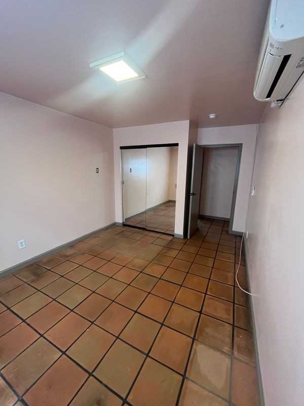 728 Glenoaks Blvd - Photo 4 of 9