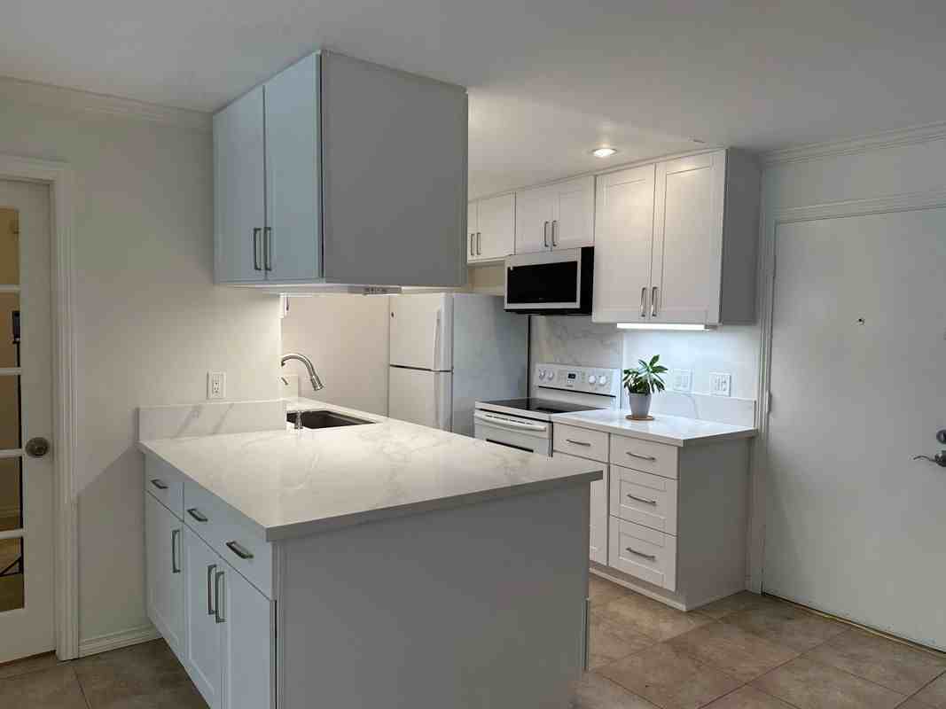 7777 W 91st St - Photo 5 of 32