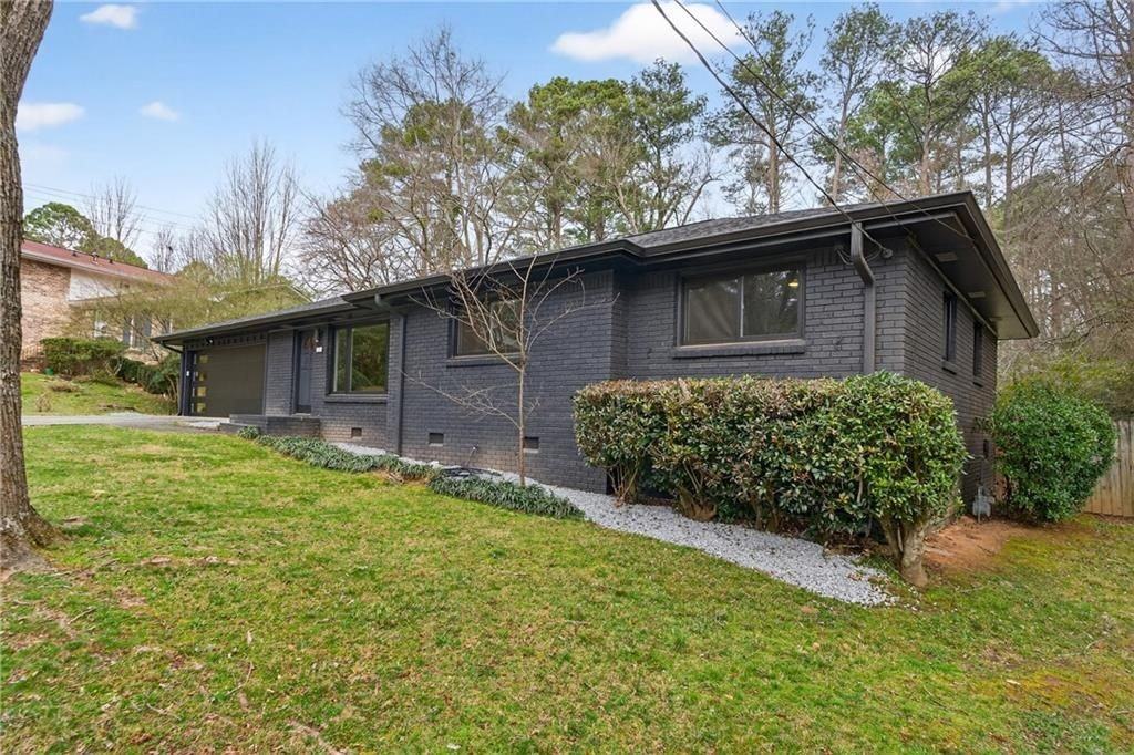 2956 Marlin Cir - Photo 3 of 31