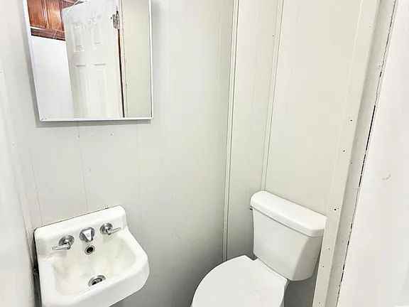 41 Osborn Ave - Photo 3 of 10