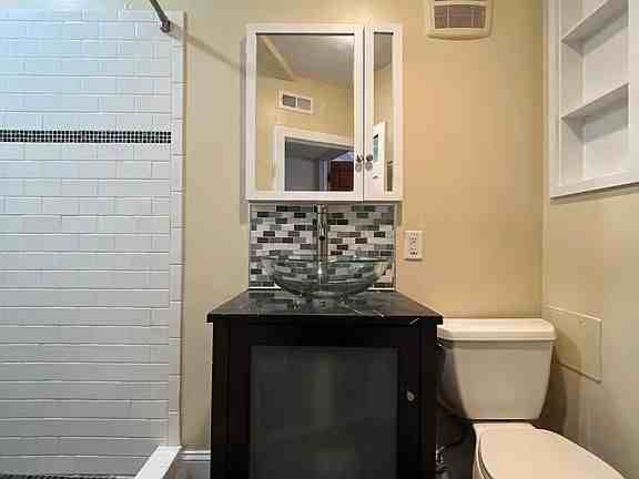 75 Whitney Ave - Photo 6 of 10