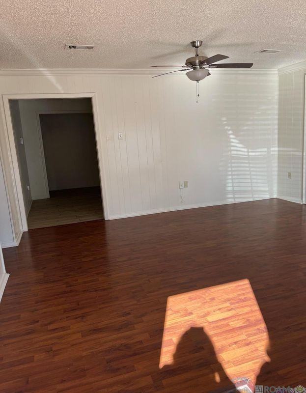5115 Woodlawn Ave - Photo 4 of 13
