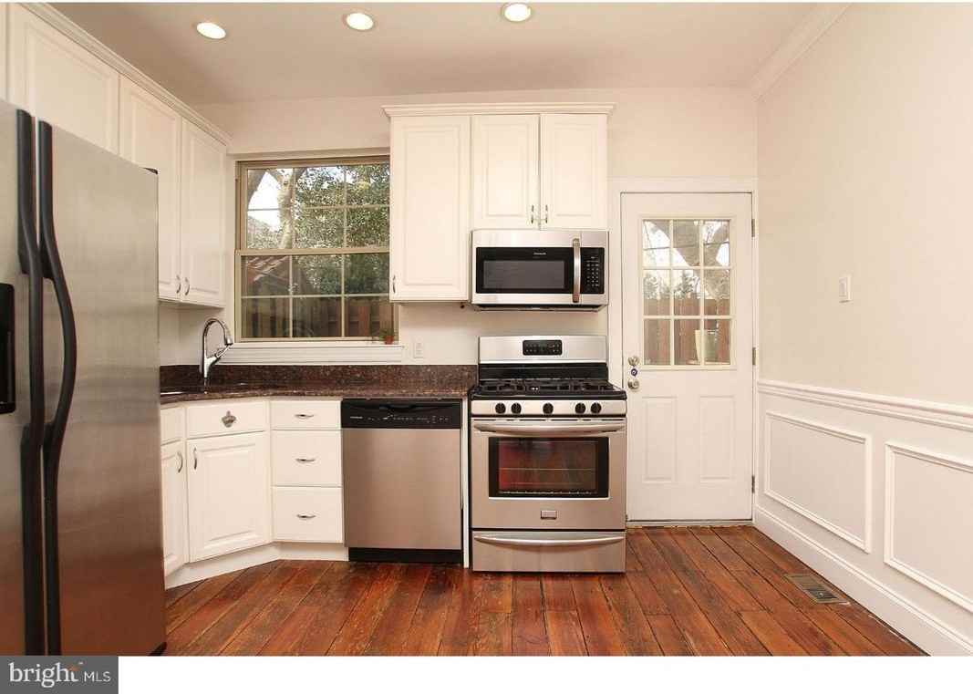 968 N Lawrence St - Photo 3 of 25