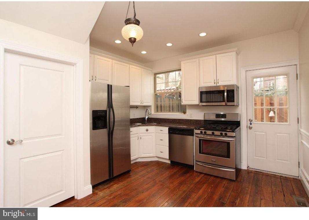 968 N Lawrence St - Photo 4 of 25
