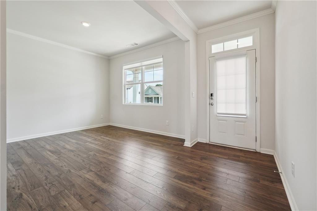 100 Fernbrook Trl - Photo 3 of 27