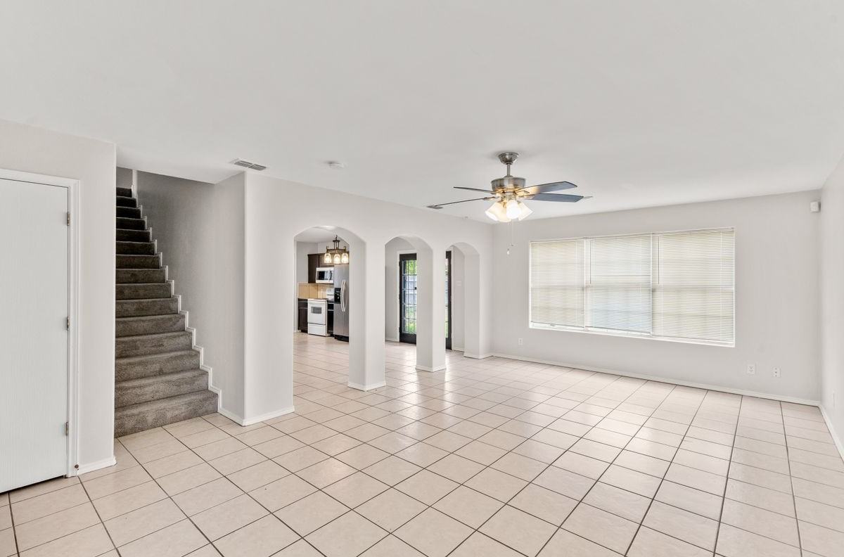 4416 Thunderbird Ave - Photo 6 of 15