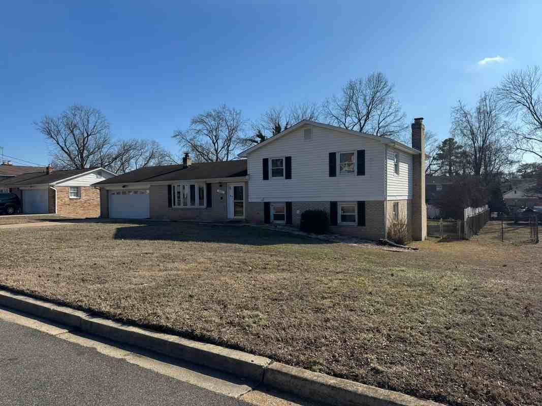 9507 Fort Foote Rd - Photo 4 of 28