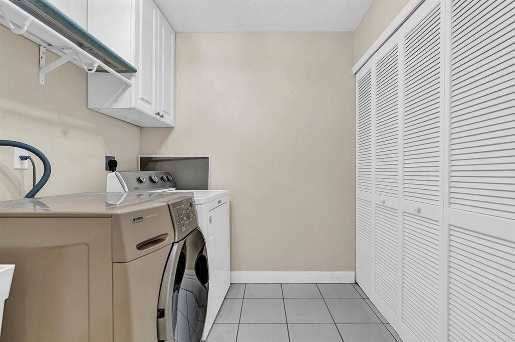 10290 Nw 60th Pl - Photo 7 of 35