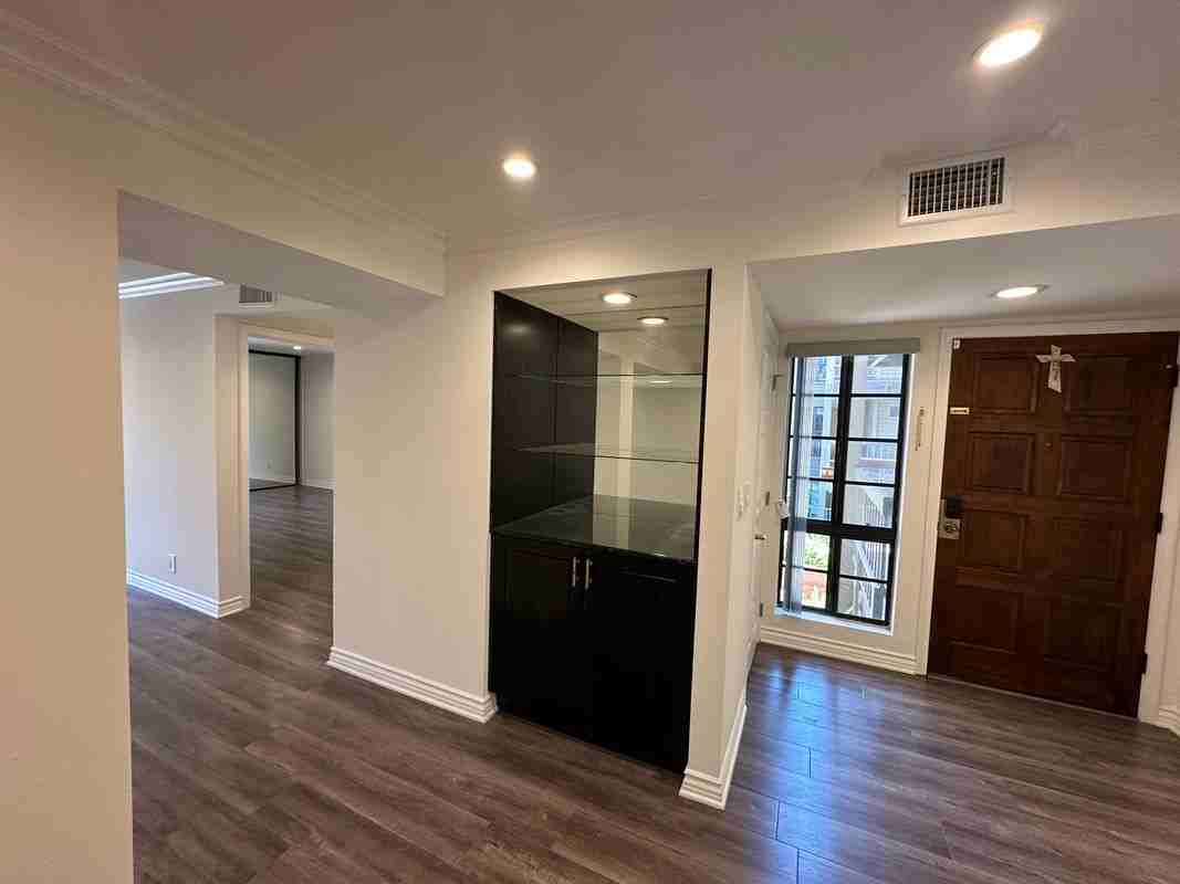 248 W Loraine St ##201 - Photo 6 of 41