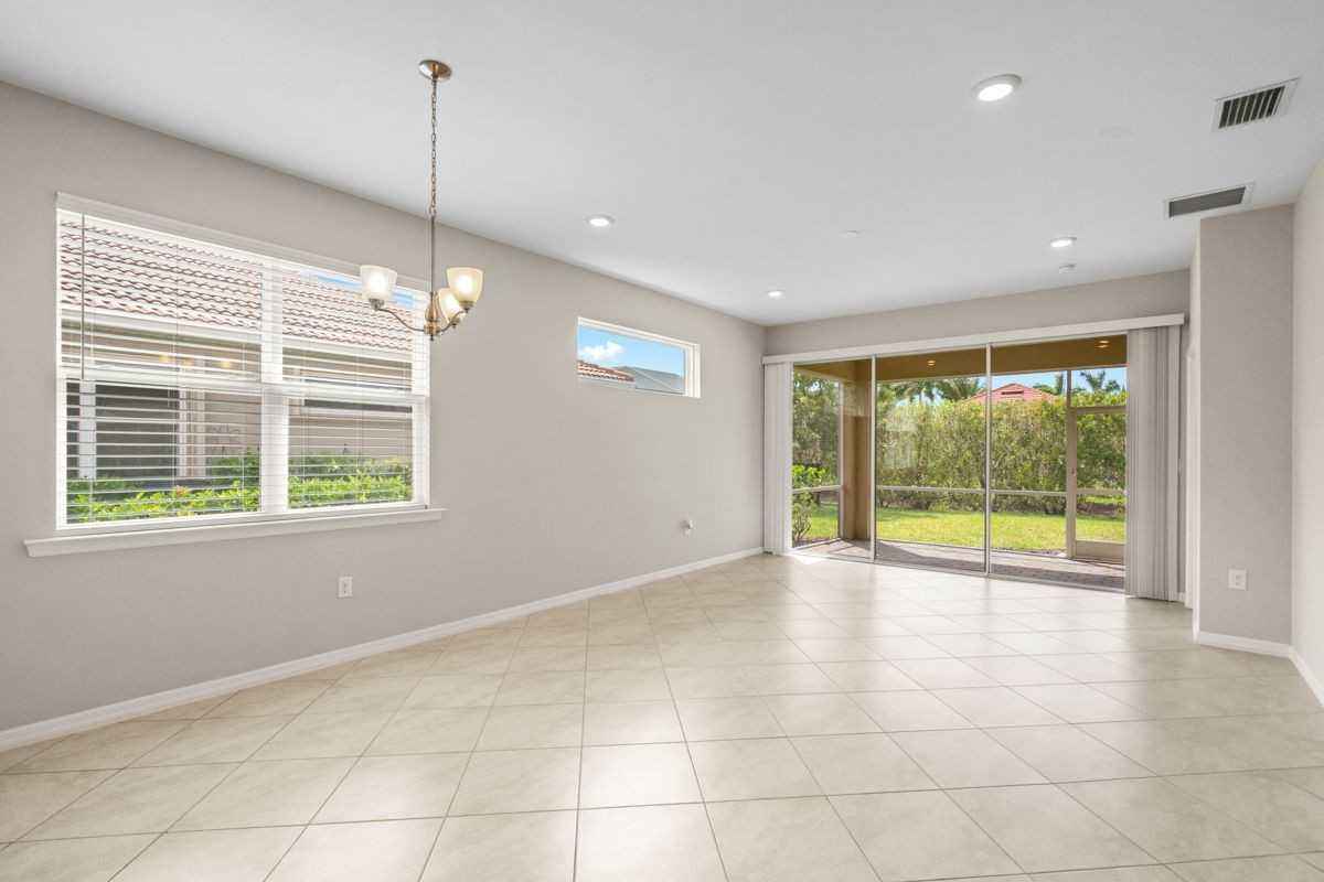 4443 Dutchess Park Rd - Photo 3 of 19