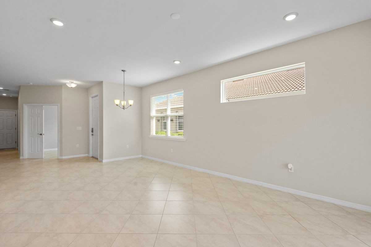 4443 Dutchess Park Rd - Photo 4 of 19